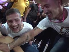 Schlampe aus Frankreich lässt jeden an sich heran